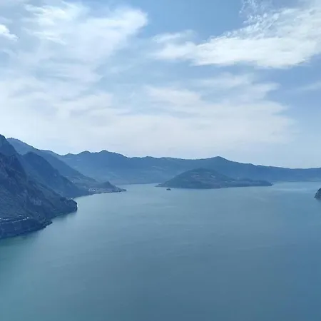 Дом отдыха Amazing In Pilzone-iseo With View Pilzone